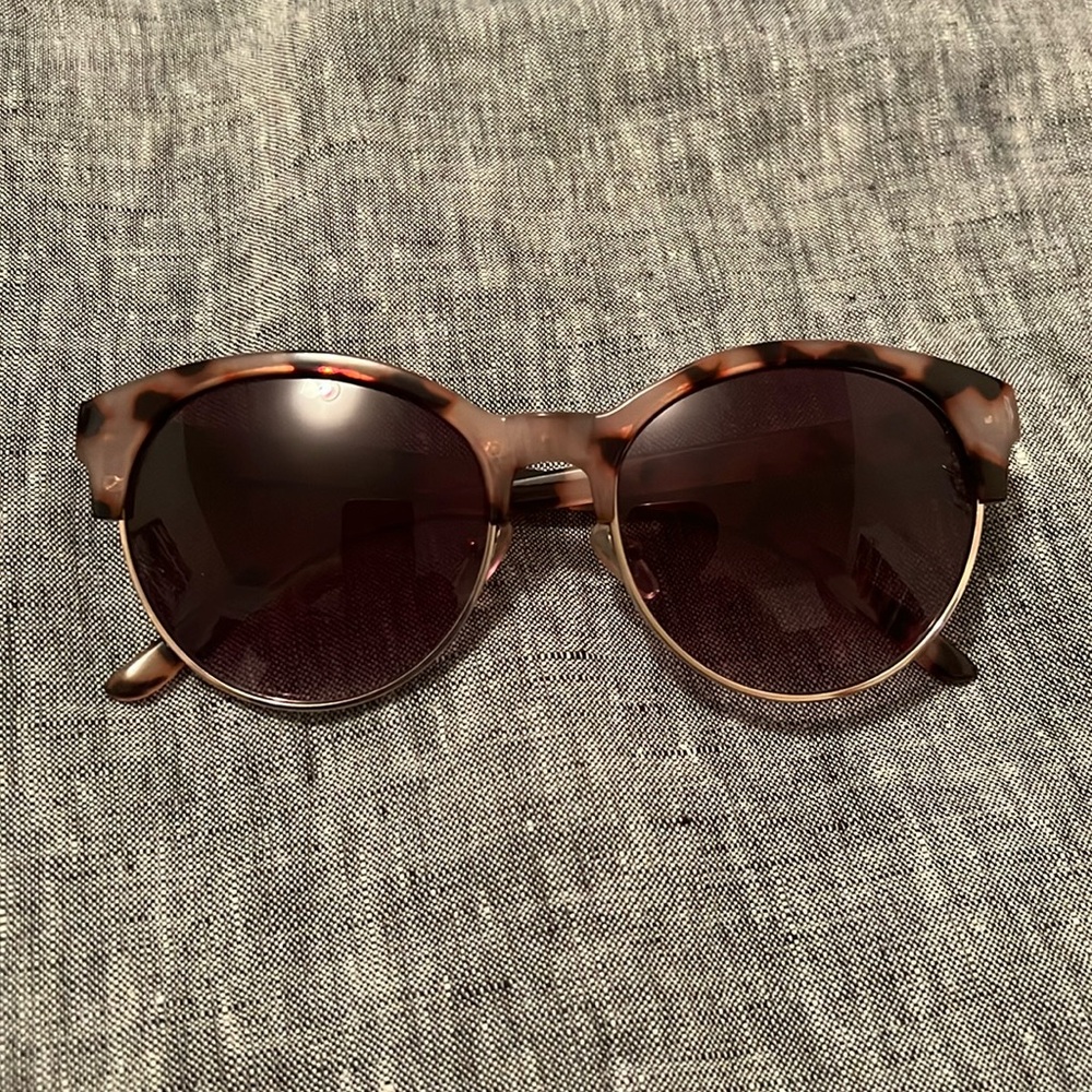 Ann Taylor LOFT Modern Sunglasses w/ Zenni case